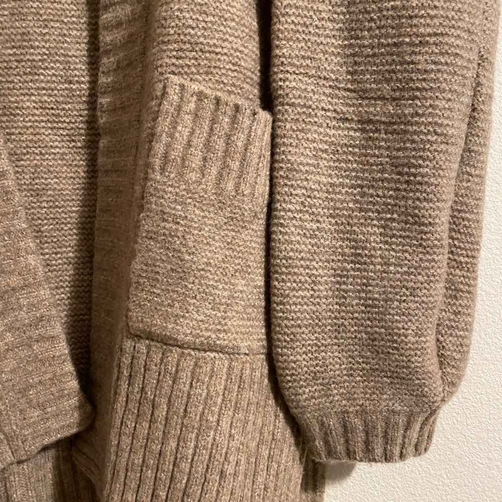 Tan Over-sized Cardigan Medium - Picture 7 of 8